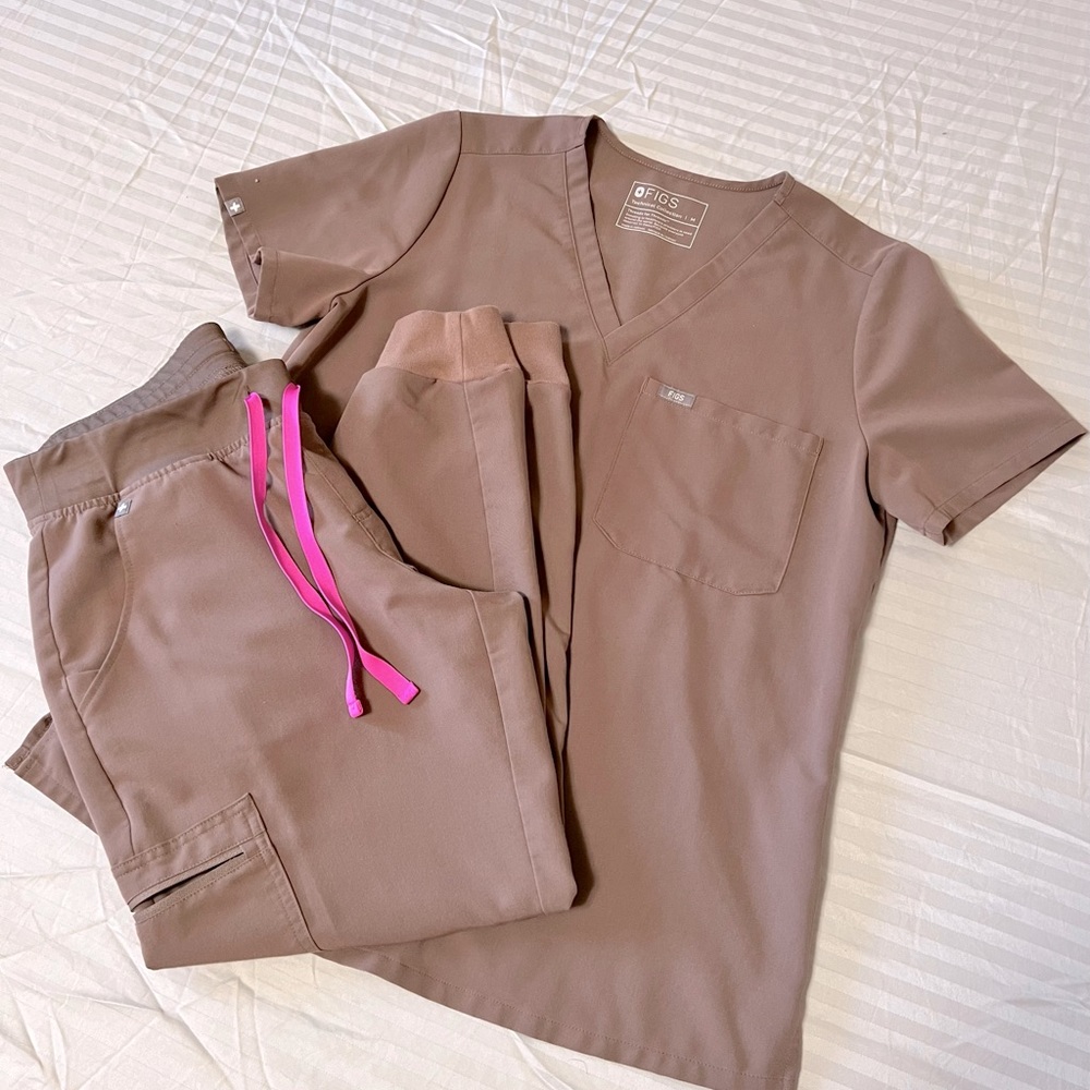FIGS Scrub Set (Women’s) Large In Taupe